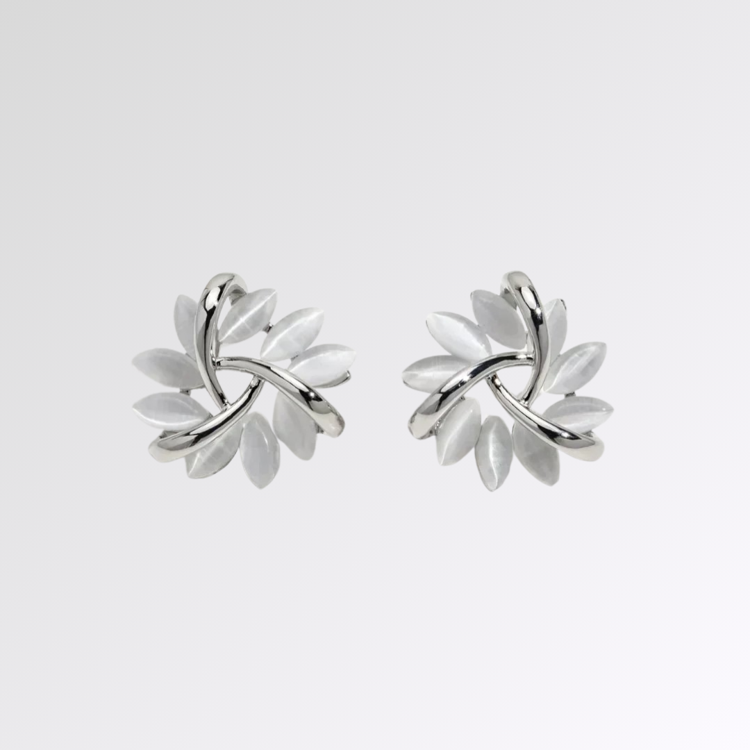 Ambre | Boucles d'oreilles en cercle avec des pétales d'opale